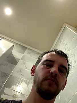 Snapshot of Maxpeins chatting on 12-15-25, 11:03 Maxpeins online show from 12-15-25, 11:03