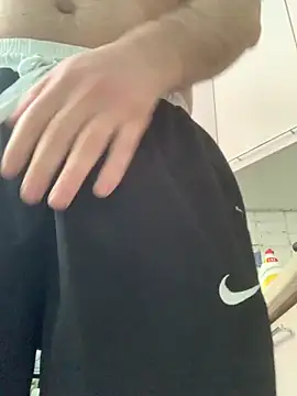 Snapshot of Maxpeins chatting on 03-15-26, 03:01 Maxpeins online show from 03-15-26, 03:01