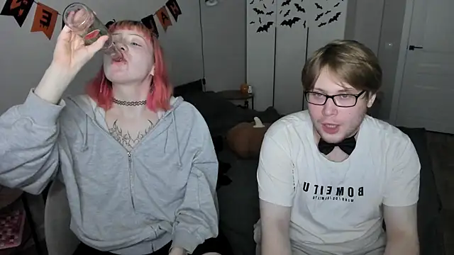 Snapshot of JayMollyy chatting on 10-25-25, 06:02 JayMollyy online show from 10-25-25, 06:02