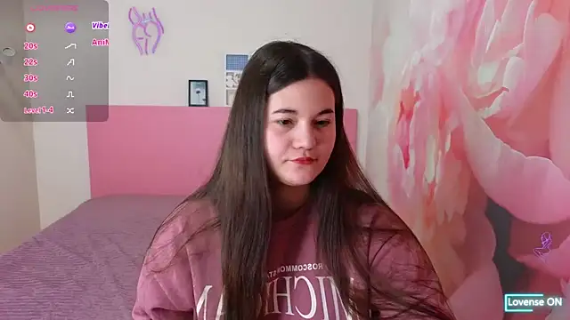 Snapshot of ElinaMils chatting on 02-23-26, 12:35 ElinaMils online show from 02-23-26, 12:35