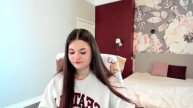 Snapshot of ElinaMils chatting on 03-11-26, 12:44 ElinaMils online show from 03-11-26, 12:44