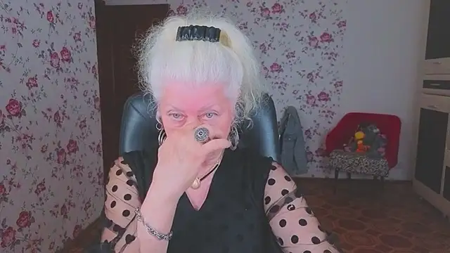 Maya Mayflower online show from 06-01-26, 03:41