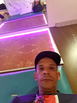 Snapshot of karlossan24 chatting on 02-14-26, 09:11 karlossan24 online show from 02-14-26, 09:11