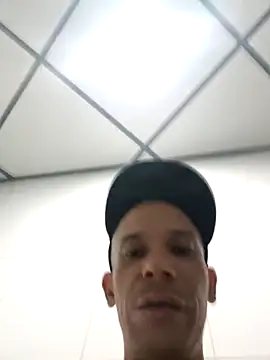 Snapshot of karlossan24 chatting on 03-17-26, 04:28 karlossan24 online show from 03-17-26, 04:28