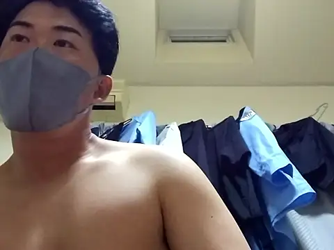 Snapshot of taaaaaa- chatting on 10-05-25, 11:30 taaaaaa- online show from 10-05-25, 11:30