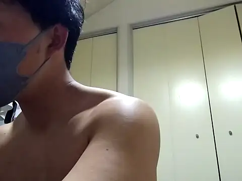 Snapshot of taaaaaa- chatting on 10-26-25, 11:27 taaaaaa- online show from 10-26-25, 11:27