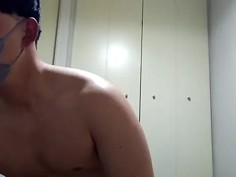 Snapshot of taaaaaa- chatting on 12-18-25, 12:00 taaaaaa- online show from 12-18-25, 12:00