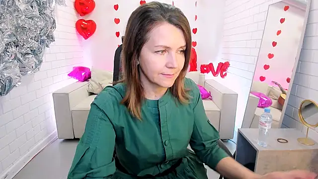 NicoleHitman online show from 03-10-25, 09:32