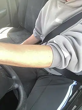 Snapshot of MarkusHorney chatting on 03-19-25, 11:06 MarkusHorney online show from 03-19-25, 11:06