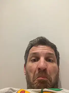 Snapshot of juanyour chatting on 12-17-25, 12:27 juanyour online show from 12-17-25, 12:27