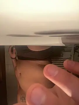 Snapshot of Febo6666 chatting on 03-17-25, 04:54 Febo6666 online show from 03-17-25, 04:54