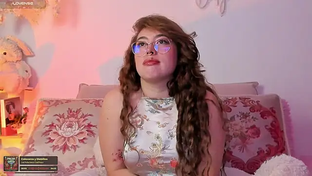 Snapshot of julieta_cooper20 chatting on 09-23-25, 03:31 julieta cooper20 online show from 09-23-25, 03:31