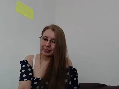 GiaLuvv11 online show from 04-21-26, 09:06