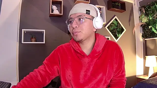 Snapshot of alex__montesco chatting on 03-08-25, 12:30 alex montesco online show from 03-08-25, 12:30