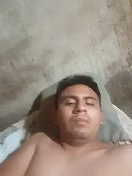 Snapshot of mikigamesH2 chatting on 01-15-26, 04:17 mikigamesH2 online show from 01-15-26, 04:17