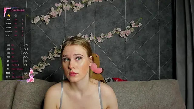 EvaTheHeart online show from 11-12-25, 02:12