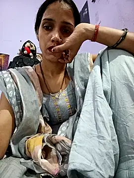 Snapshot of indiandesilive chatting on 09-14-25, 04:33 indiandesilive online show from 09-14-25, 04:33