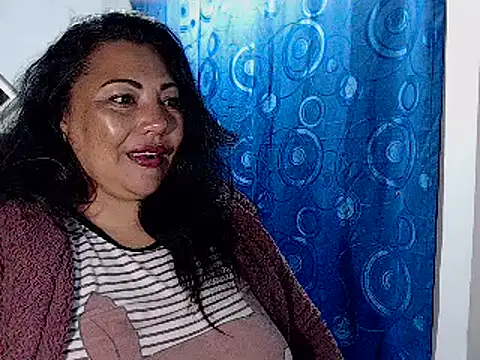 Snapshot of dihayara chatting on 02-08-25, 11:01 dihayara online show from 02-08-25, 11:01