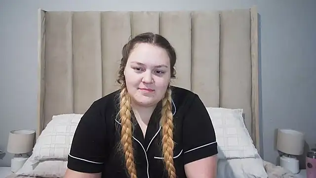 Neytjie online show from 06-29-26, 04:08