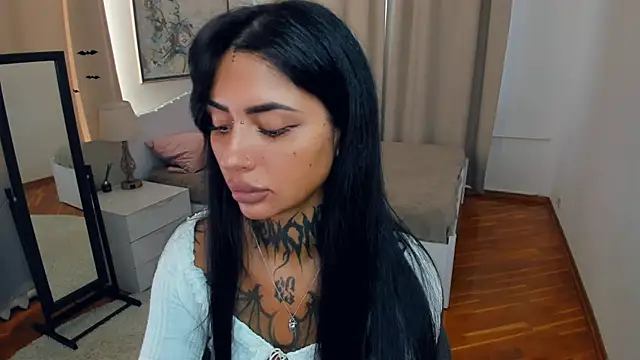 CharimgSabrina online show from 09-11-25, 06:24