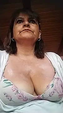 Snapshot of BiancaSteel chatting on 06-24-26, 05:01 BiancaSteel online show from 06-24-26, 05:01