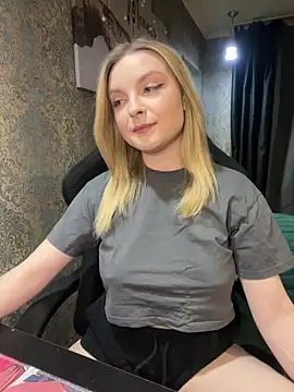 Snapshot of Lina_ly chatting on 03-08-25, 08:03 Lina ly online show from 03-08-25, 08:03