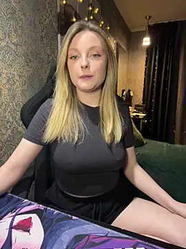 Snapshot of Lina_ly chatting on 12-20-25, 09:11 Lina ly online show from 12-20-25, 09:11