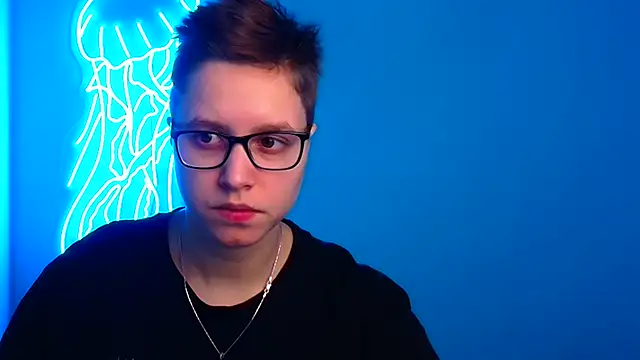 Snapshot of Bella_Swannn chatting on 03-08-25, 10:02 Bella Swannn online show from 03-08-25, 10:02