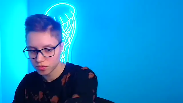 Snapshot of Bella_Swannn chatting on 03-13-25, 06:12 Bella Swannn online show from 03-13-25, 06:12