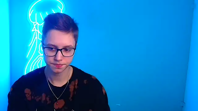 Snapshot of Bella_Swannn chatting on 03-14-25, 01:48 Bella Swannn online show from 03-14-25, 01:48