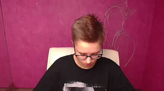 Snapshot of Bella_Swannn chatting on 03-14-25, 06:29 Bella Swannn online show from 03-14-25, 06:29