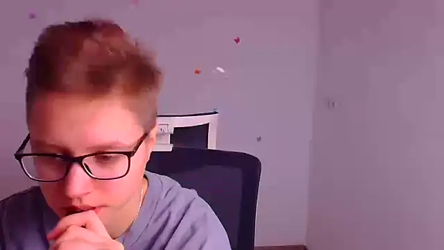 Snapshot of Bella_Swannn chatting on 03-19-25, 12:48 Bella Swannn online show from 03-19-25, 12:48