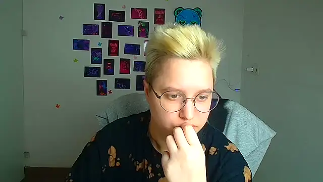 Snapshot of Bella_Swannn chatting on 03-18-26, 12:19 Bella Swannn online show from 03-18-26, 12:19