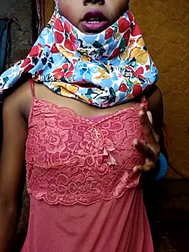 Cutesoma01 online show from 10-30-25, 05:13