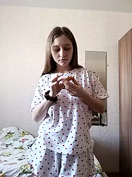 Snapshot of Bonechka chatting on 03-21-25, 08:17 Bonechka online show from 03-21-25, 08:17