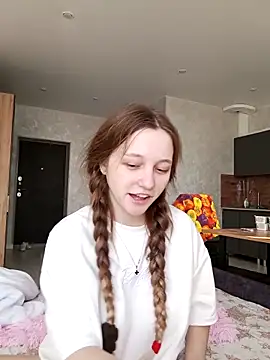 Snapshot of Bonechka chatting on 10-20-25, 12:27 Bonechka online show from 10-20-25, 12:27