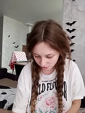 Snapshot of Bonechka chatting on 10-29-25, 06:59 Bonechka online show from 10-29-25, 06:59