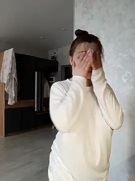 Snapshot of Bonechka chatting on 11-12-25, 07:09 Bonechka online show from 11-12-25, 07:09