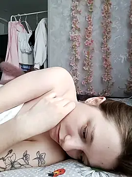 Snapshot of Bonechka chatting on 11-21-25, 07:29 Bonechka online show from 11-21-25, 07:29