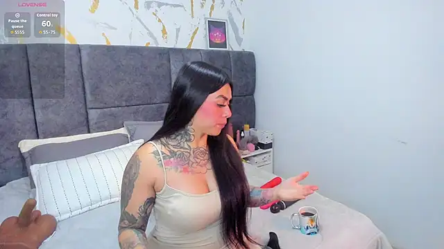 Snapshot of Cristal_Velle chatting on 02-21-26, 12:50 Cristal Velle online show from 02-21-26, 12:50