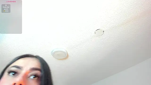 Snapshot of Cristal_Velle chatting on 05-19-26, 12:55 Cristal Velle online show from 05-19-26, 12:55