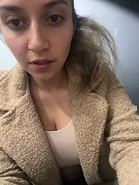 Isabella Varella online show from 02-16-26, 12:34