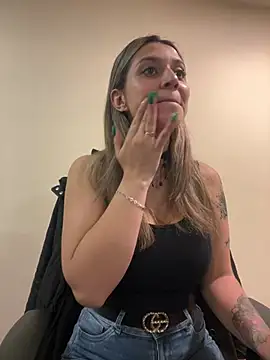 Isabella Varella online show from 02-25-26, 12:59