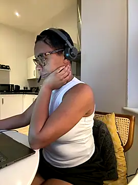 Melia Rayne online show from 11-13-25, 03:55