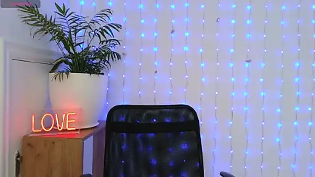 Snapshot of neferutt chatting on 01-13-26, 01:16 neferutt online show from 01-13-26, 01:16