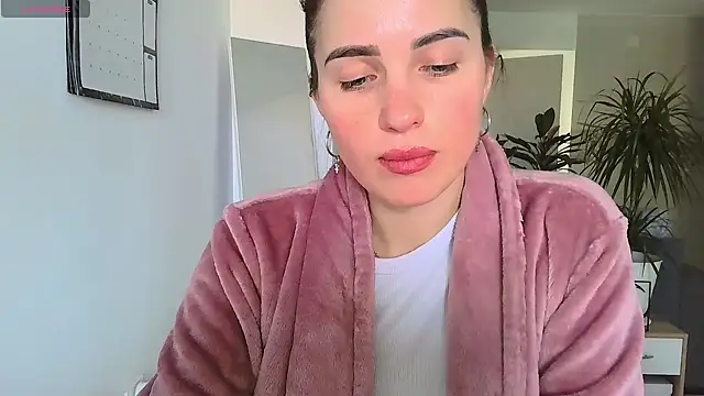 Snapshot of neferutt chatting on 02-17-26, 01:18 neferutt online show from 02-17-26, 01:18