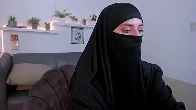 Snapshot of salma_arabicc chatting on 05-07-26, 04:18 salma arabicc online show from 05-07-26, 04:18