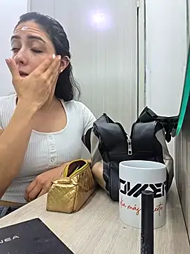 isabella winkler online show from 03-17-26, 11:24