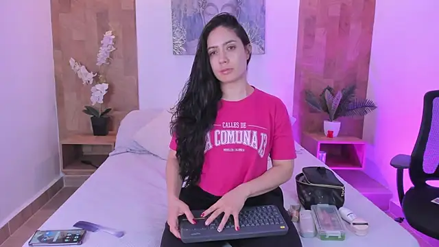 Snapshot of isabella_winkler chatting on 06-18-26, 11:03 isabella winkler online show from 06-18-26, 11:03