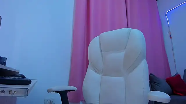 gaaby foxx online show from 10-04-25, 01:53